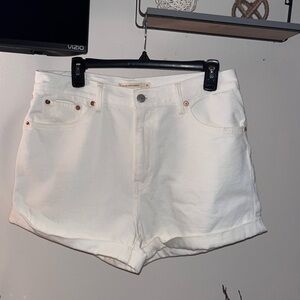 Levi's A-Line Mom Denim Jeans Shorts "Want Not" Off White